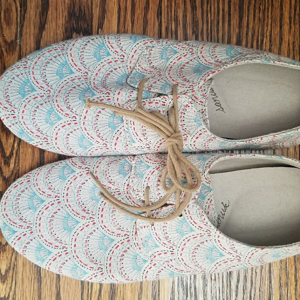 Sanuk

Sz 8 Womens Bianca Prints Oxford